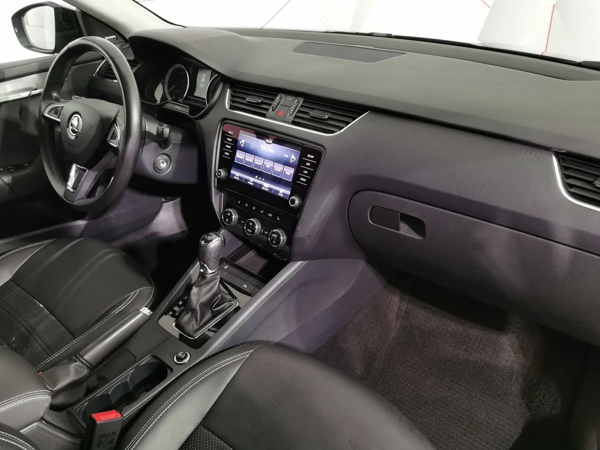 Skoda Octavia 1.8 TSI DSG (180 л.с.) Style Черный в АВИЛОН. Слайд №12