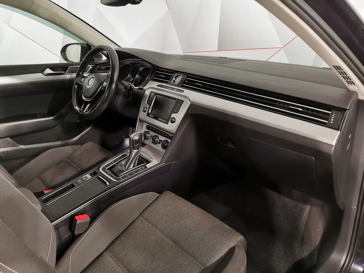 Volkswagen Passat 1.8 TSI BlueMotion DSG (180 л.с.) Comfortline Черный в АВИЛОН. Слайд №12