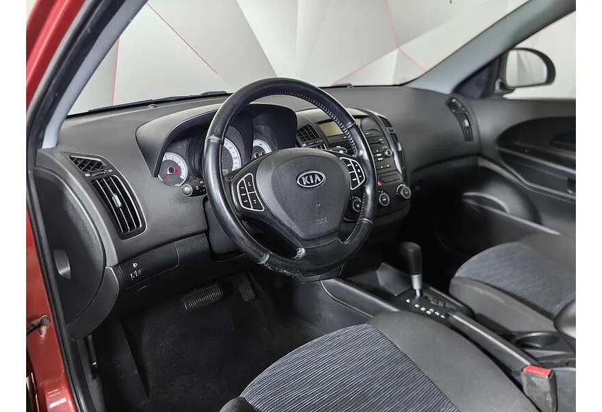Kia Ceed 1.6 AT (122 л.с.) Красный в АВИЛОН. Слайд №18