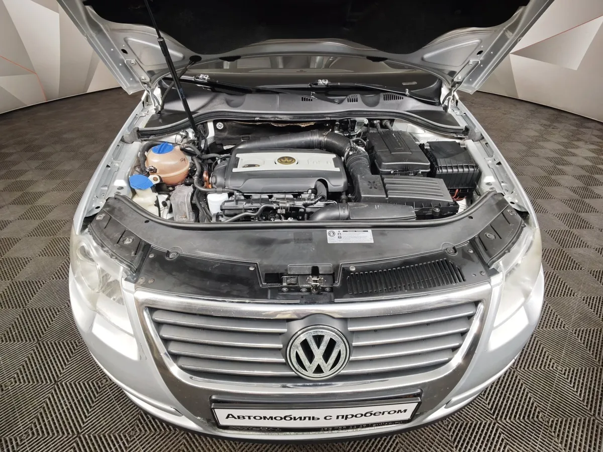 Volkswagen Passat 1.8 TSI DSG (152 л.с.) Серебристый в АВИЛОН. Слайд №10