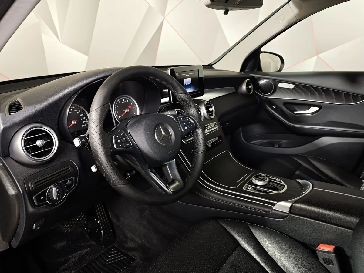 Mercedes-Benz GLC 250 9G-TRONIC 4MATIC (211 л.с.) Premium Черный в АВИЛОН. Слайд №19
