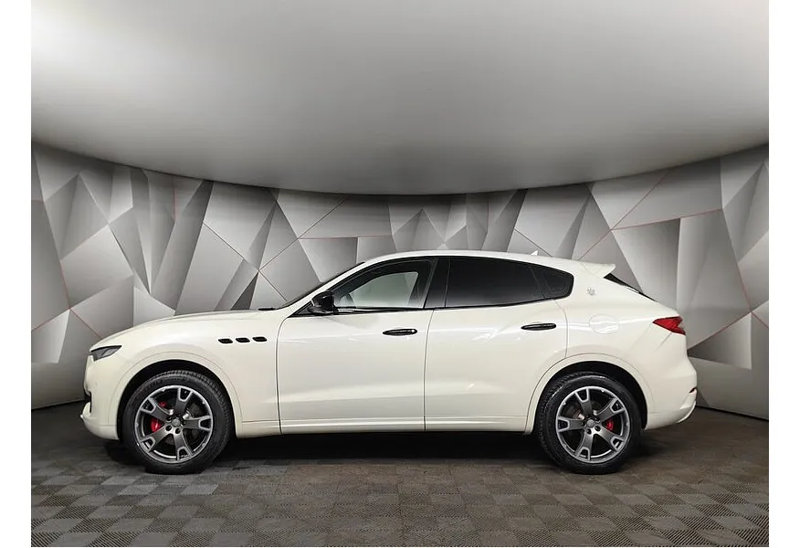 Maserati Levante 3.0 V6 AT (350 л.с.) Белый в АВИЛОН. Слайд №5
