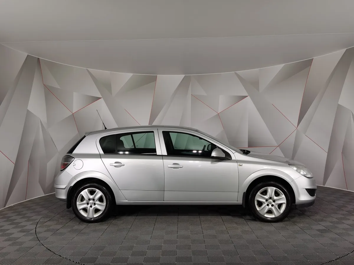 Opel Astra 1.6 MT (115 л.с.) Серебристый в АВИЛОН. Слайд №6