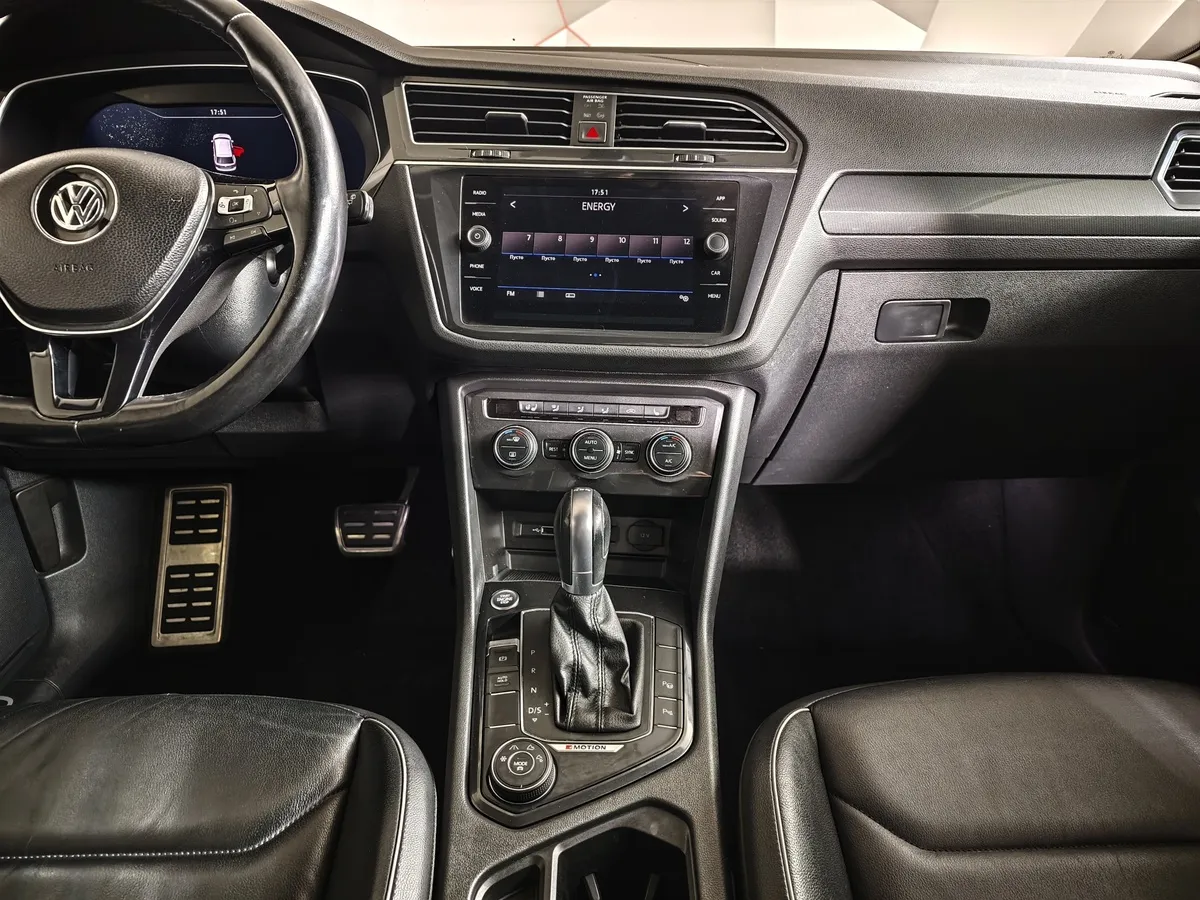 Volkswagen Tiguan 2.0 TSI 4Motion DSG (180 л.с.) City Черный в АВИЛОН. Слайд №15