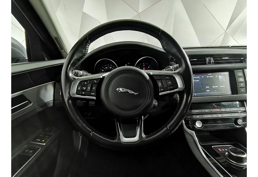 Jaguar XF 2.0 D AT AWD (240 л.с.) SE Серый в АВИЛОН. Слайд №20