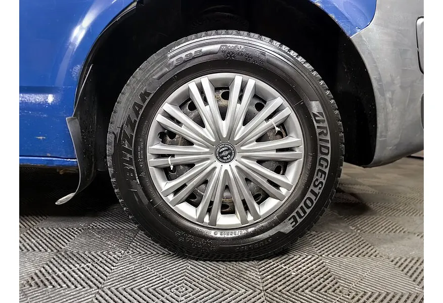 Volkswagen Transporter 1.9 TDI SWB L1H1 MT (84 л.с.) Синий в АВИЛОН. Слайд №9