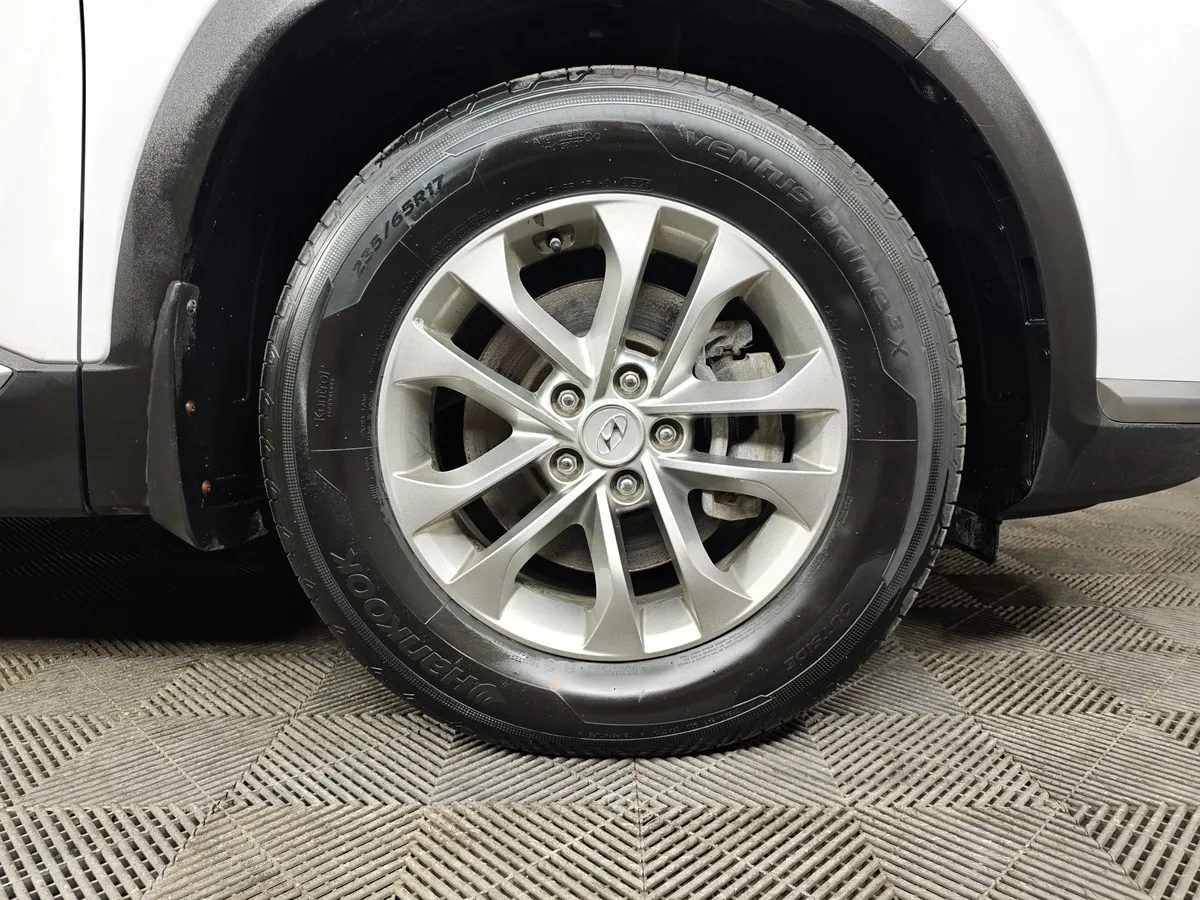 Hyundai Santa Fe 2.2 CRDi AWD 8AT (200 л.с.) Lifestyle Белый в АВИЛОН. Слайд №9