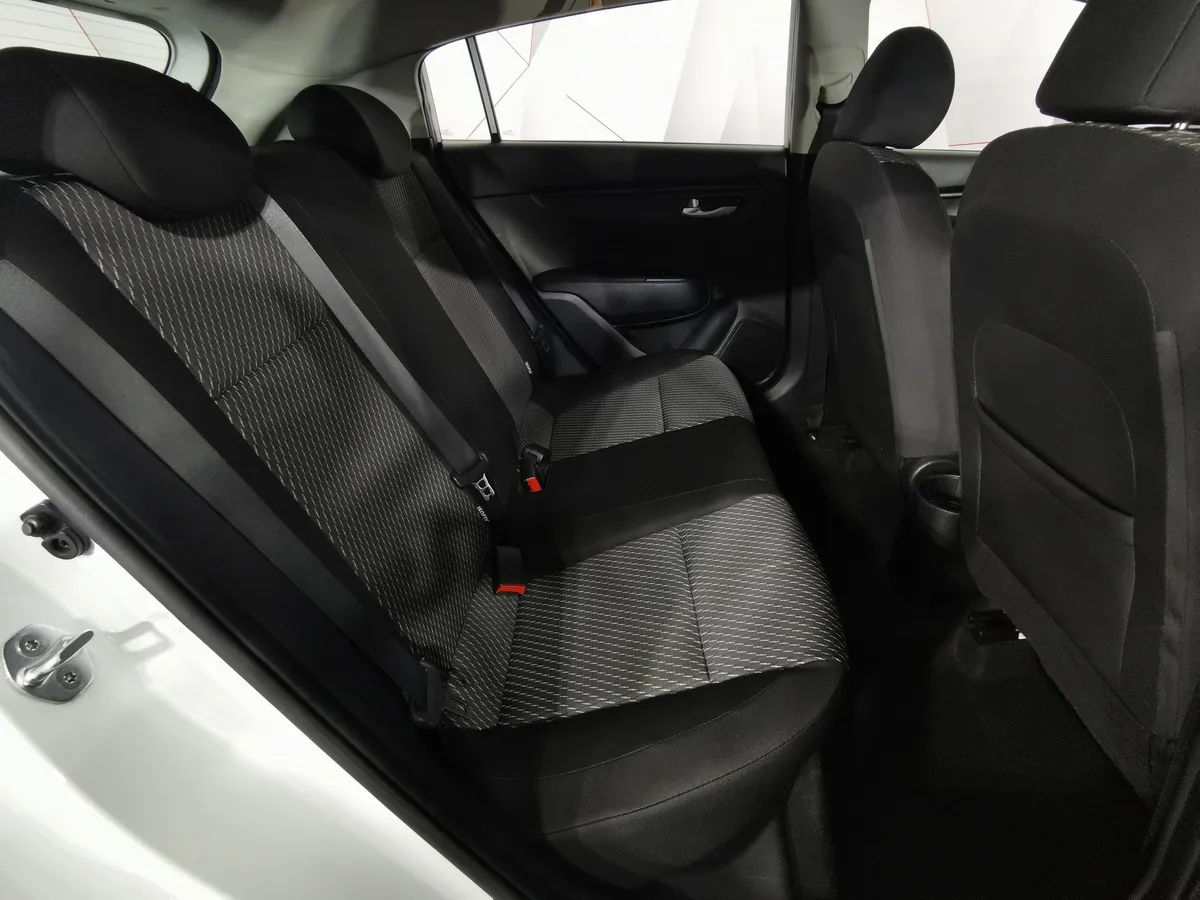 Kia Rio X-Line 1.6 AT (123 л.с.) Luxe Белый в АВИЛОН. Слайд №15