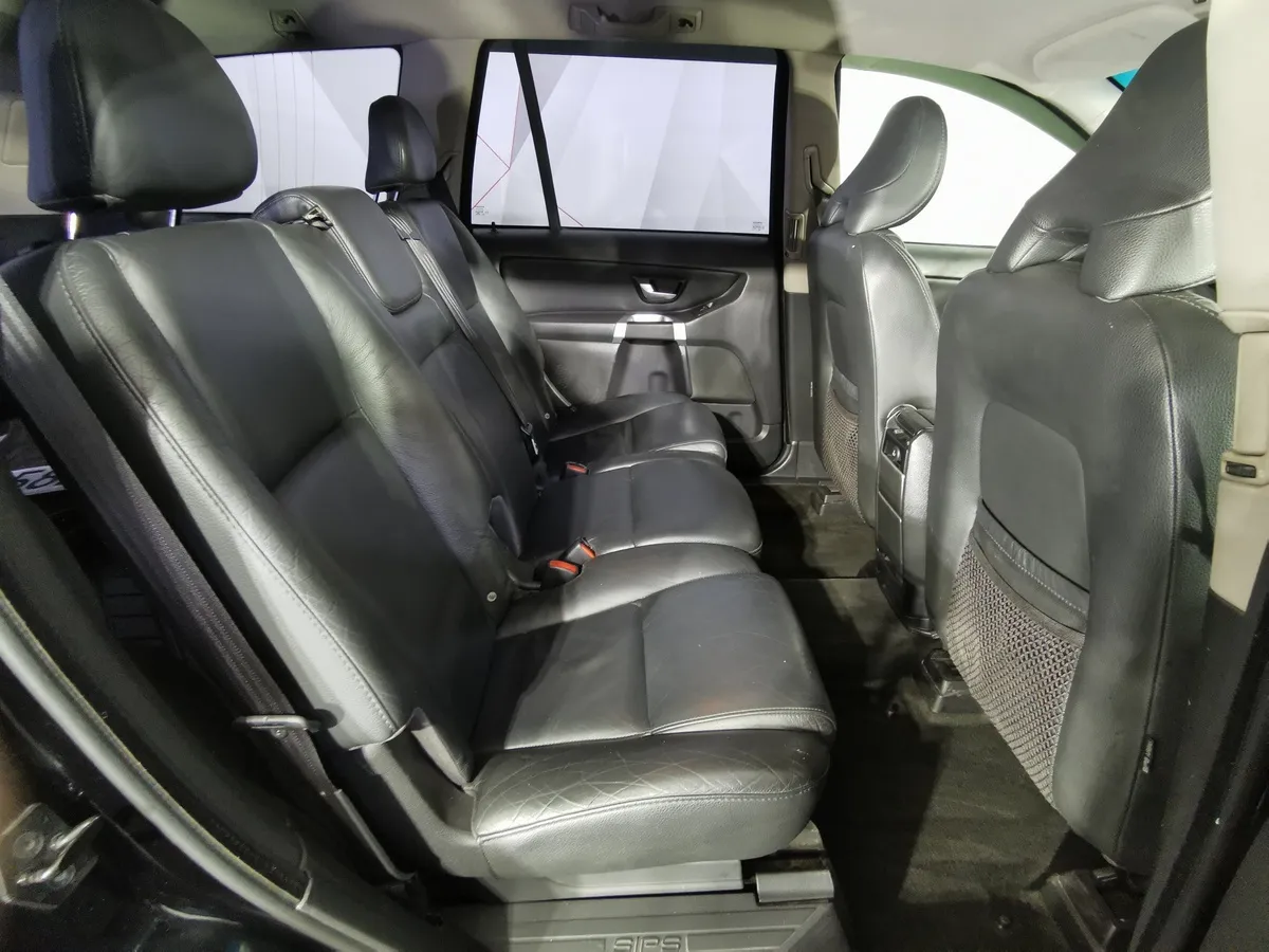 Volvo XC90 2.5 T5 Geartronic AWD (5 мест) (210 л.с.) Черный в АВИЛОН. Слайд №15