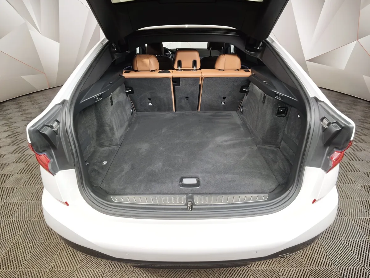 BMW 6 серия 630d xDrive Steptronic (249 л.с.) M Sport Pro Белый в АВИЛОН. Слайд №9