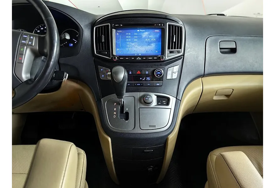 Hyundai Grand Starex 2.5d AT 4WD (145 л.с.) Серый в АВИЛОН. Слайд №15