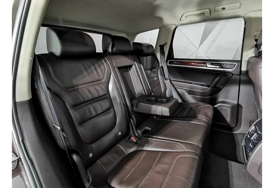Volkswagen Touareg 3.0 TDI Tiptronic 4Motion (245 л.с.) Коричневый в АВИЛОН. Слайд №16