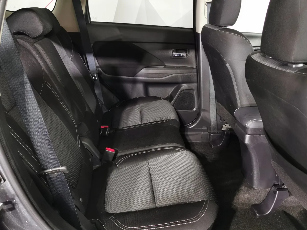 Mitsubishi Outlander 2.0 MIVEC CVT 2WD (146 л.с.) Intense Plus Серый в АВИЛОН. Слайд №15