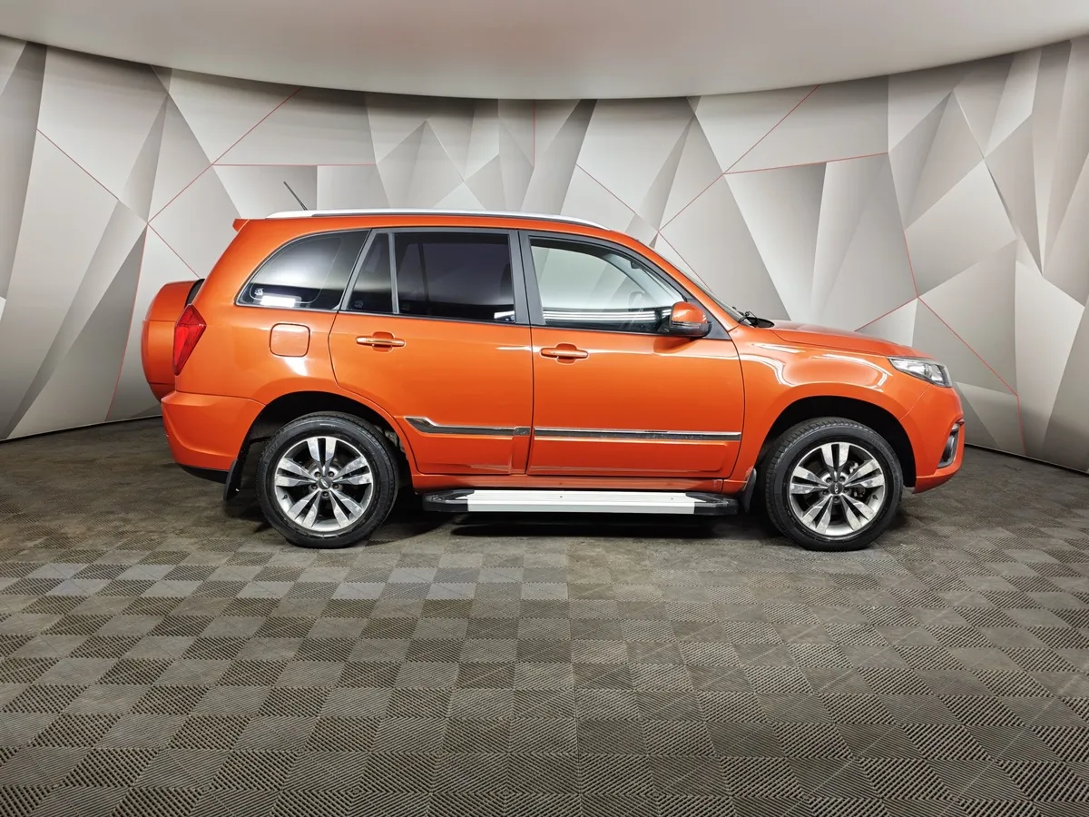 Chery Tiggo 3 1.6 CVT (126 л.с.) Luxury Оранжевый в АВИЛОН. Слайд №6
