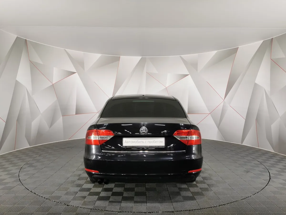 Skoda Superb 2.0 TDI DSG (140 л.с.) Черный в АВИЛОН. Слайд №8