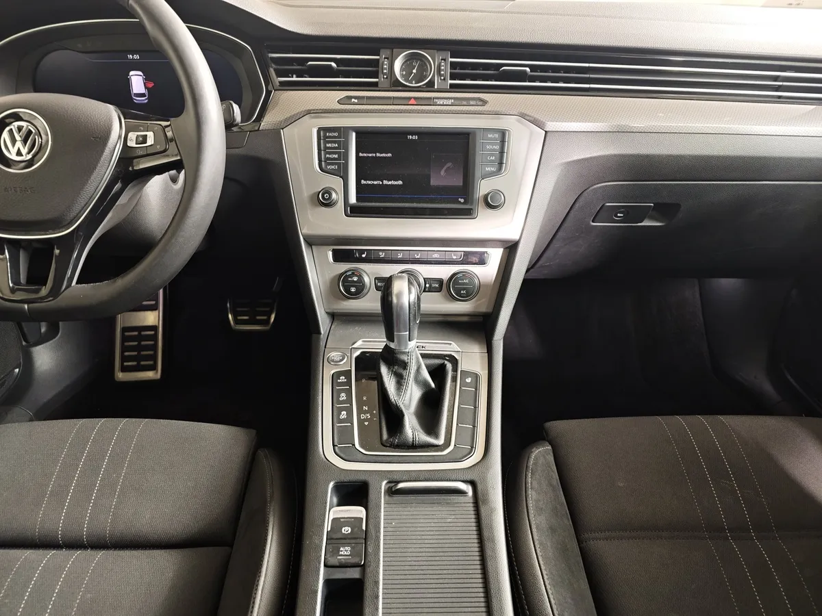 Volkswagen Passat 2.0 TSI BlueMotion DSG 4motion (220 л.с.) Красный в АВИЛОН. Слайд №13