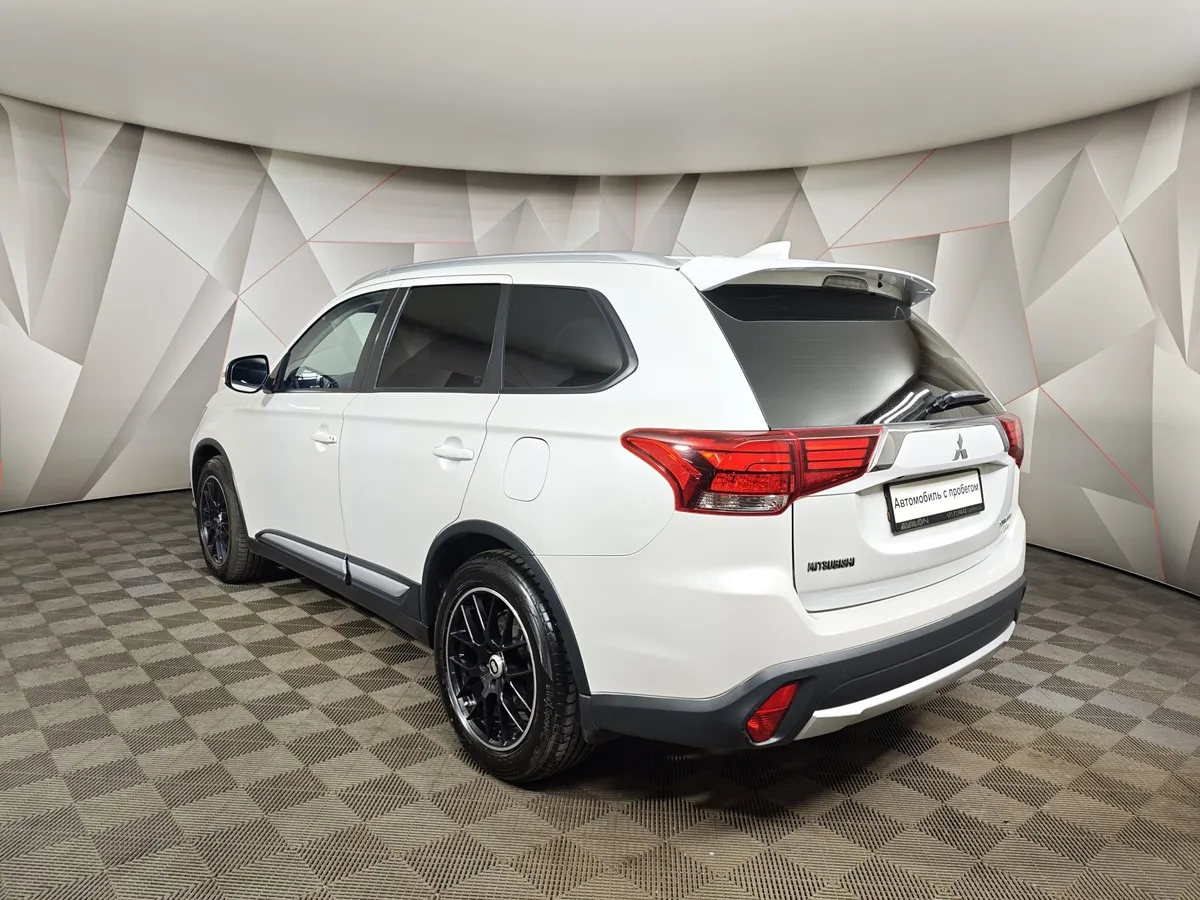 Mitsubishi Outlander 2.4 MIVEC CVT 4WD (167 л.с.) Instyle Белый в АВИЛОН. Слайд №4