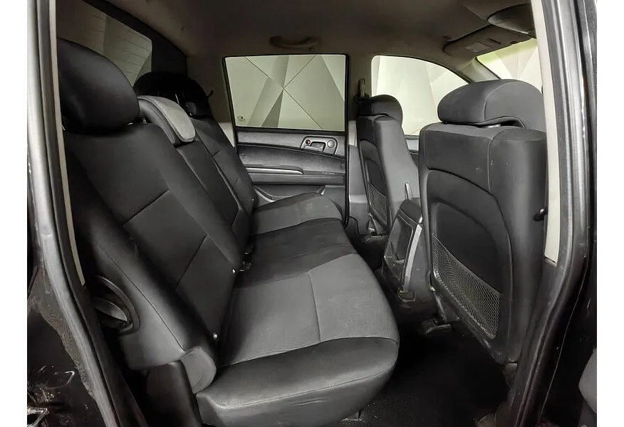 SsangYong Actyon 2.3 MT 4WD (150 л.с.) Elegance Черный в АВИЛОН. Слайд №14