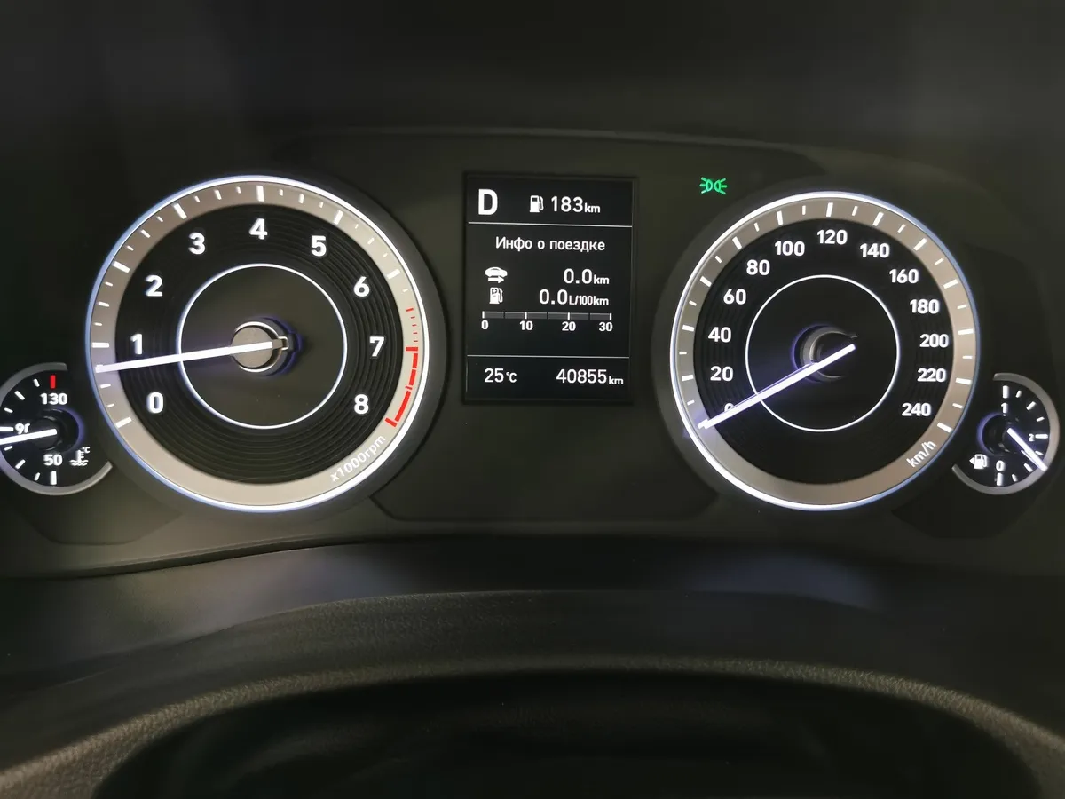 Hyundai Creta 1.6 AT AWD (121 л.с.) Travel Белый в АВИЛОН. Слайд №17