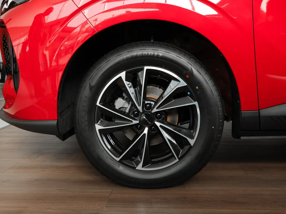 Tenet Plus L4 1.5T 6DCT 2WD (147 л.с.) Стайл Красный в АВИЛОН. Слайд №12