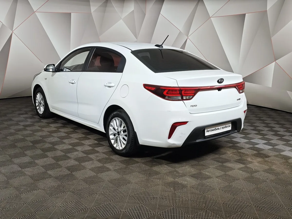 Kia Rio 1.6 AT (123 л.с.) Белый в АВИЛОН. Слайд №4