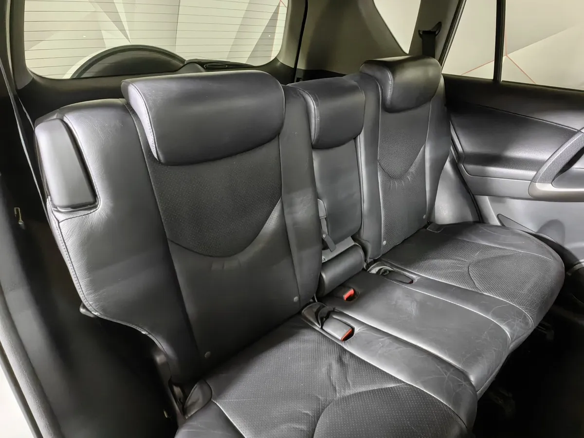 Toyota RAV4 2.0 CVT (158 л.с.) Белый в АВИЛОН. Слайд №17