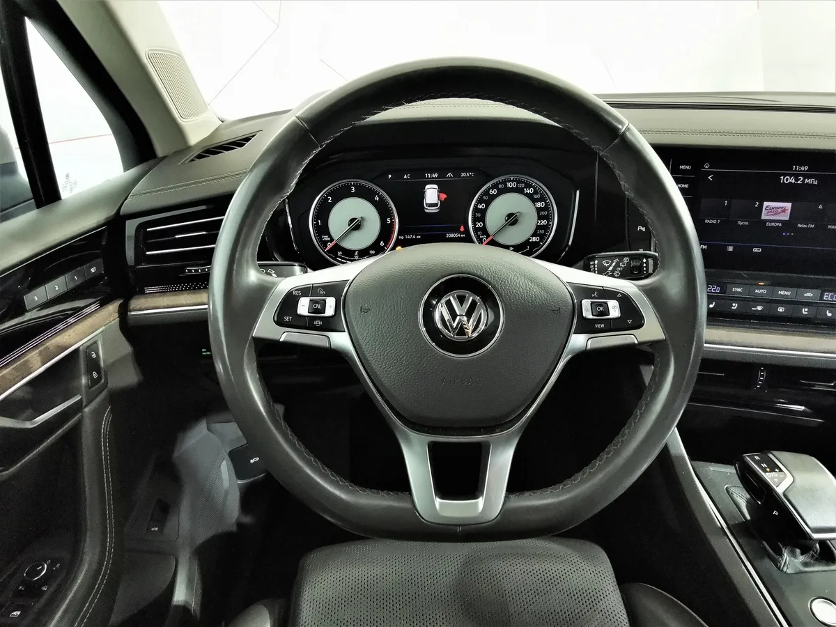 Volkswagen Touareg 3.0 V6 TDI Tiptronic 4Motion (249 л.с.) Business Elegance Бежевый в АВИЛОН. Слайд №19