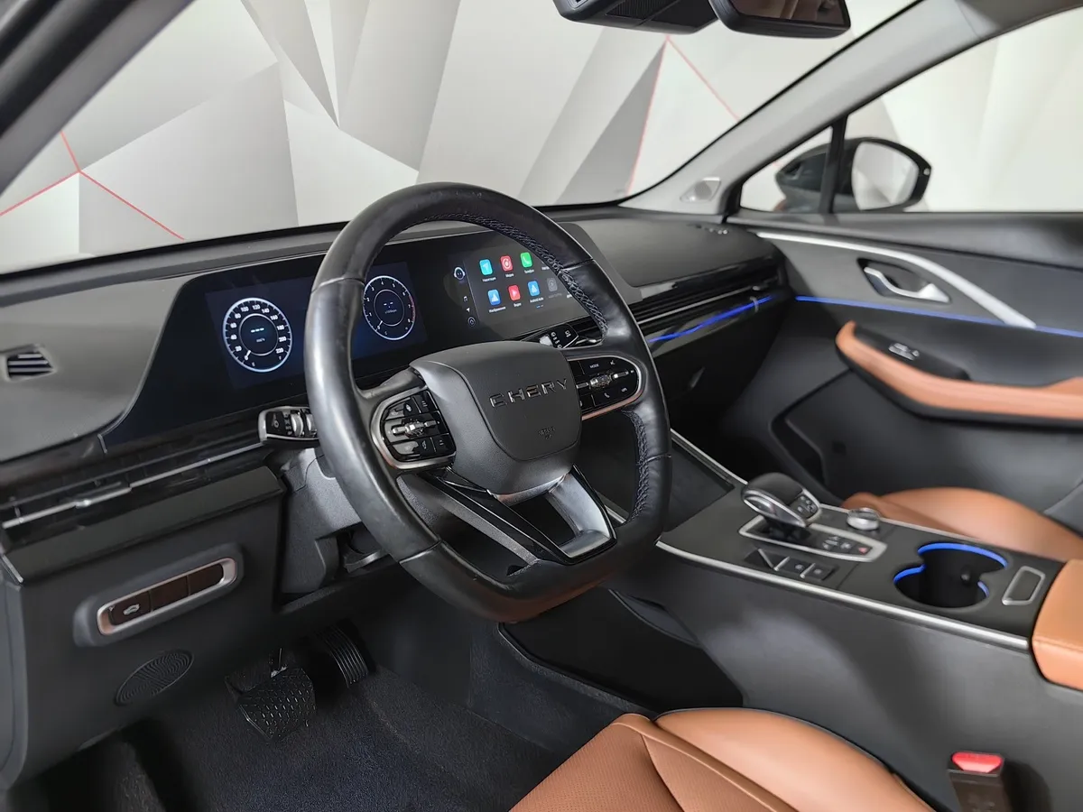 Omoda C5 1.5T CVT (147 л.с.) Ultimate (двухцветный, красные элементы экстерьера) Черный в АВИЛОН. Слайд №19