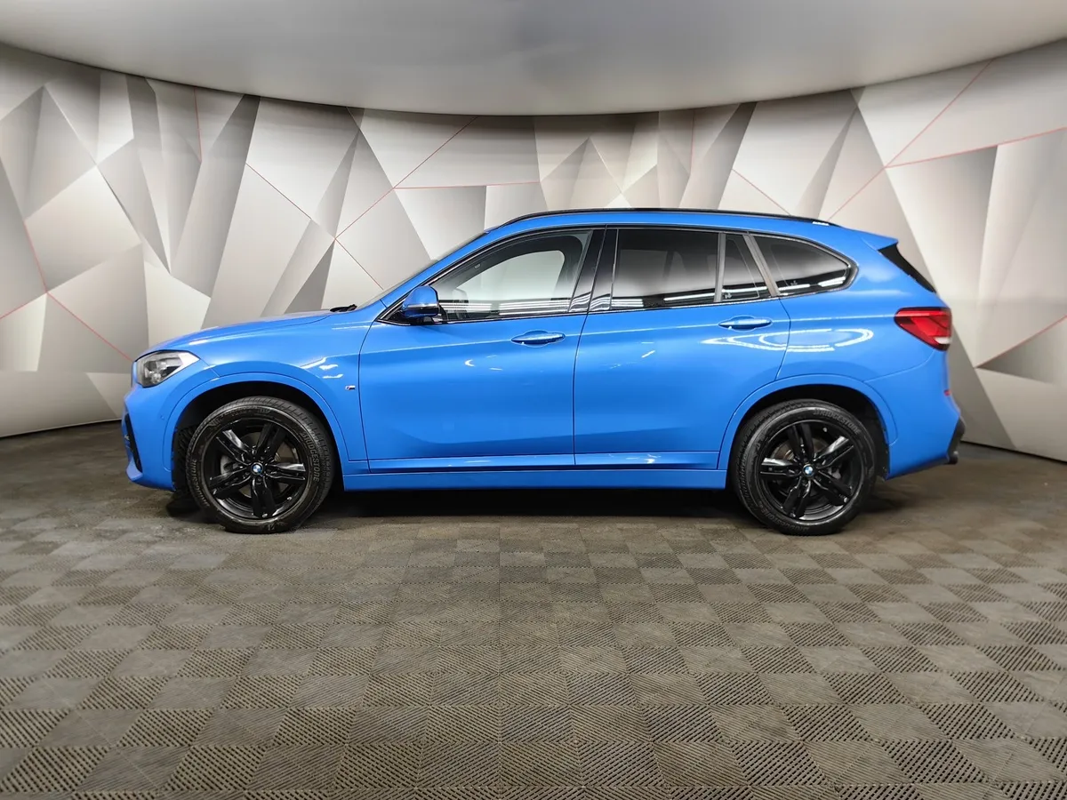 BMW X1 20i xDrive (192 л.с.) M Sport Синий в АВИЛОН. Слайд №5