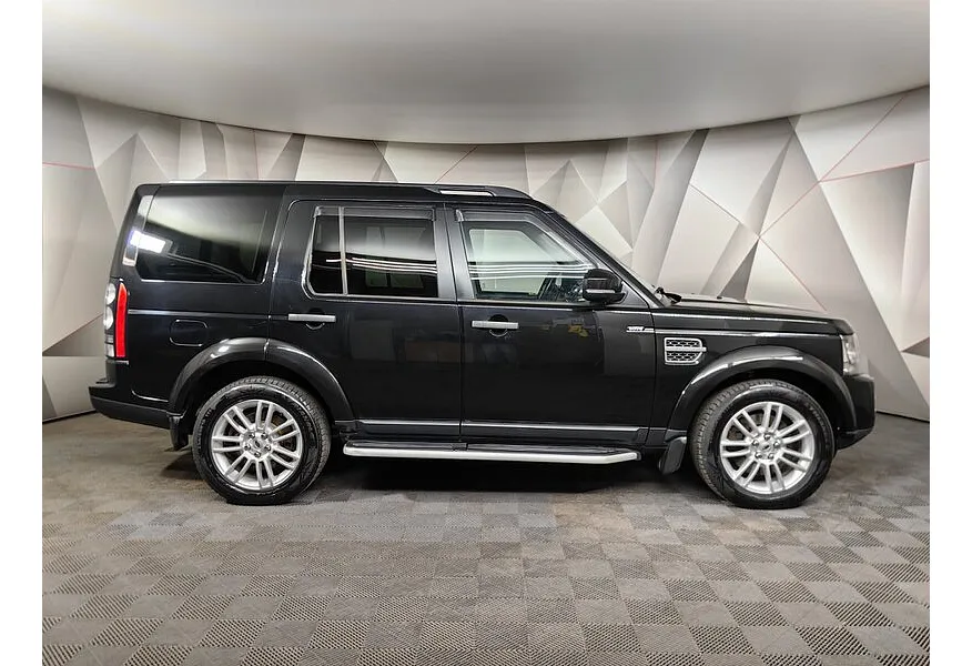 Land Rover Discovery 3.0 SDV6 AT 4WD (249 л.с.) SE Черный в АВИЛОН. Слайд №6