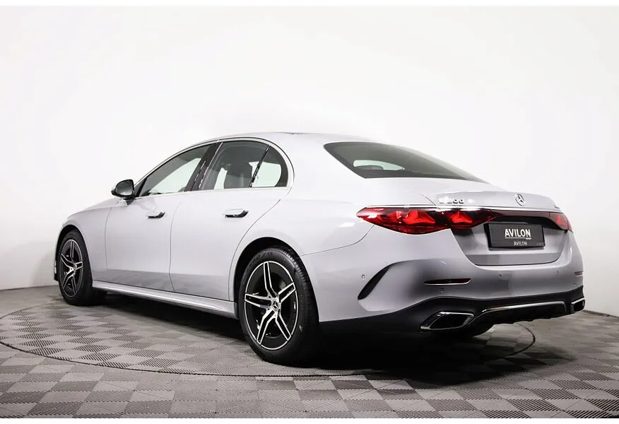Mercedes-Benz E-Класс E 300 4MATIC (258 л.с.) Серый в АВИЛОН. Слайд №5
