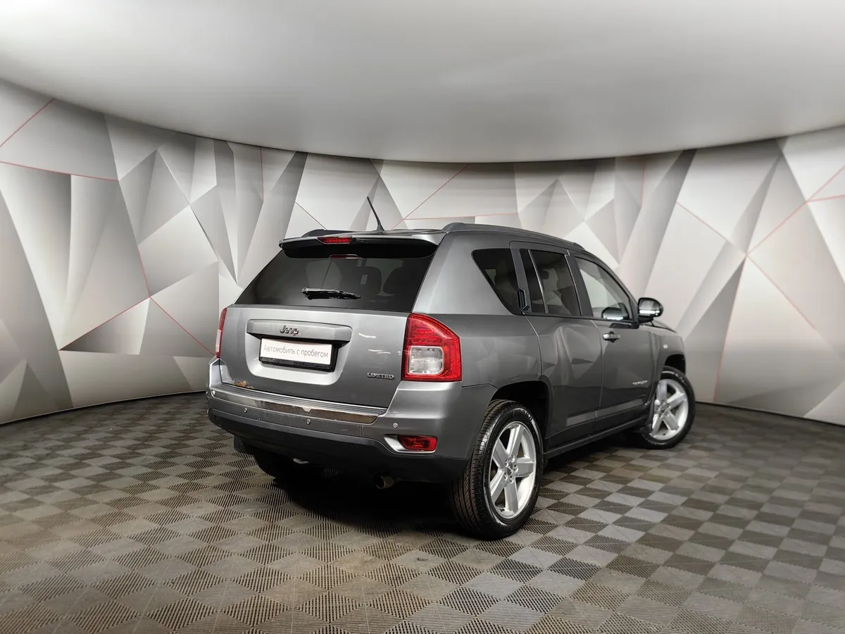 Jeep Compass 2.4 CVT (170 л.с.) Серый в АВИЛОН. Слайд №2