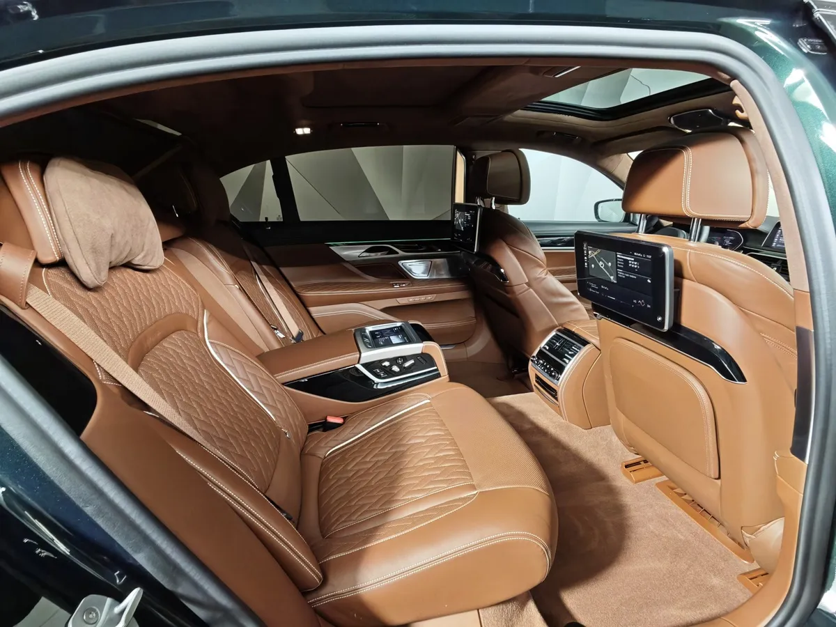 BMW 7 серия M760Li xDrive Steptronic (609 л.с.) Зеленый в АВИЛОН. Слайд №12