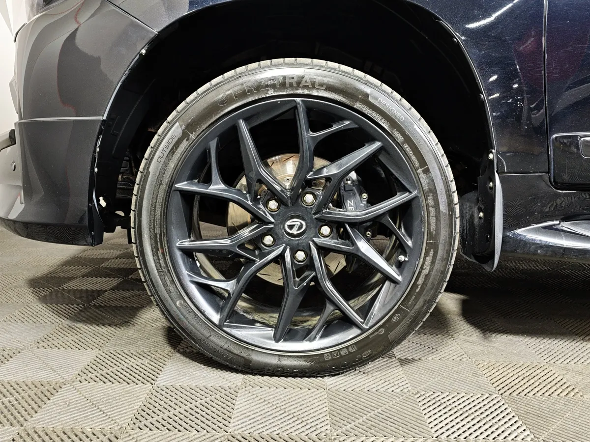 Toyota Land Cruiser 4.5 Twin-Turbo D AT 4WD (5 мест) (235 л.с.) Престиж Черный в АВИЛОН. Слайд №9