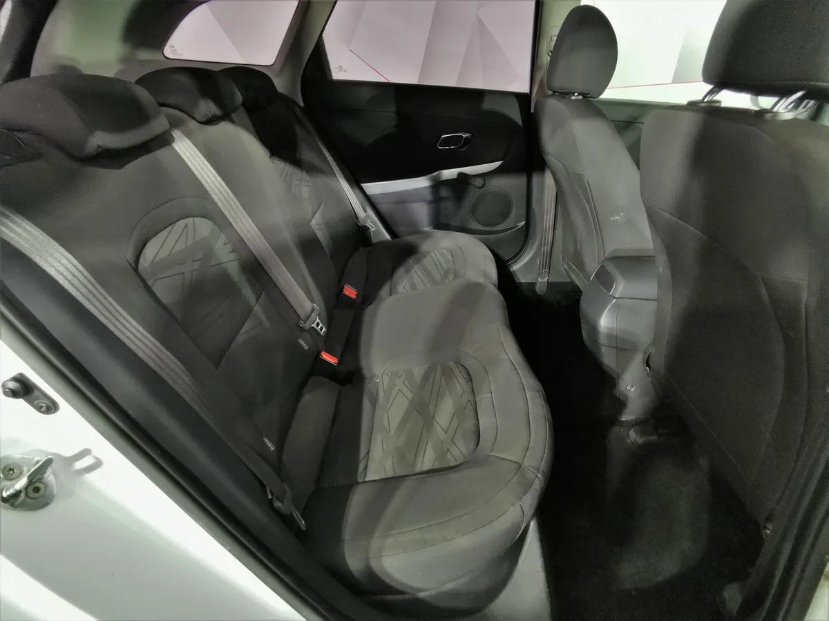 Kia Ceed 1.6 AT (129 л.с.) Luxe Белый в АВИЛОН. Слайд №15