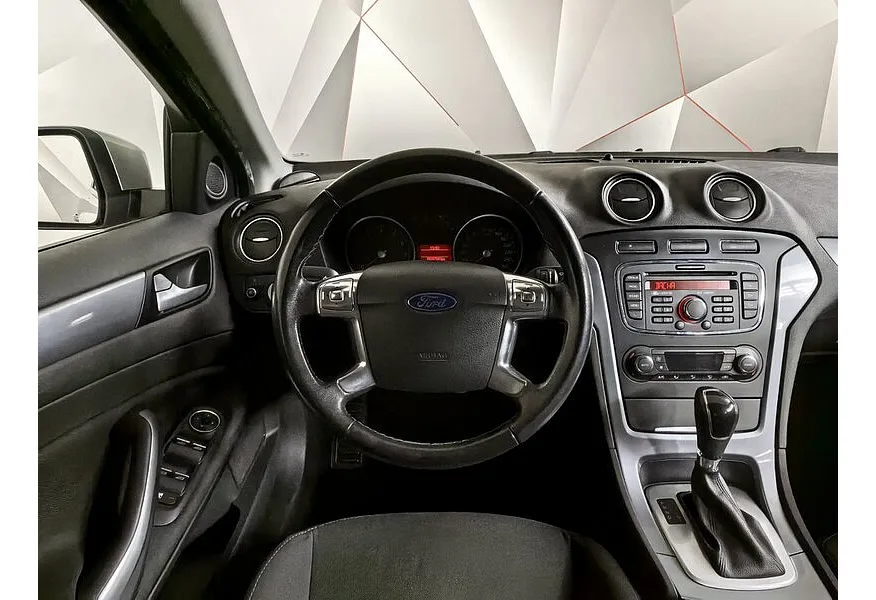 Ford Mondeo 2.3 AT (161 л.с.) Ambiente Серебристый в АВИЛОН. Слайд №19