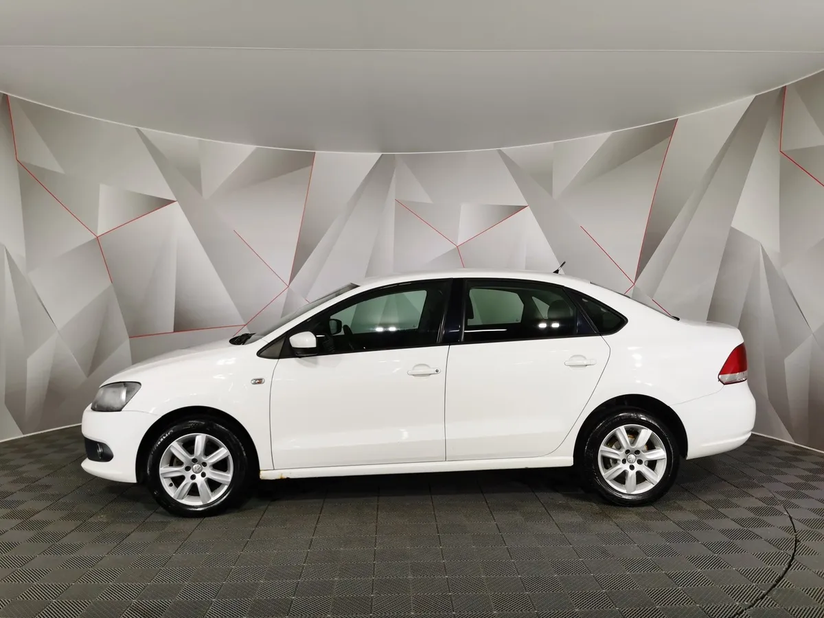 Volkswagen Polo 1.6 MT (105 л.с.) Белый в АВИЛОН. Слайд №5