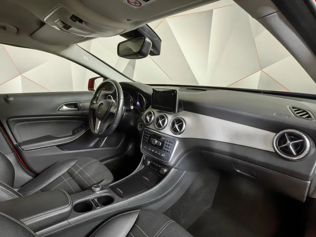 Mercedes-Benz GLA 200 7G-DCT (150 л.с.) Особая серия Красный в АВИЛОН. Слайд №13