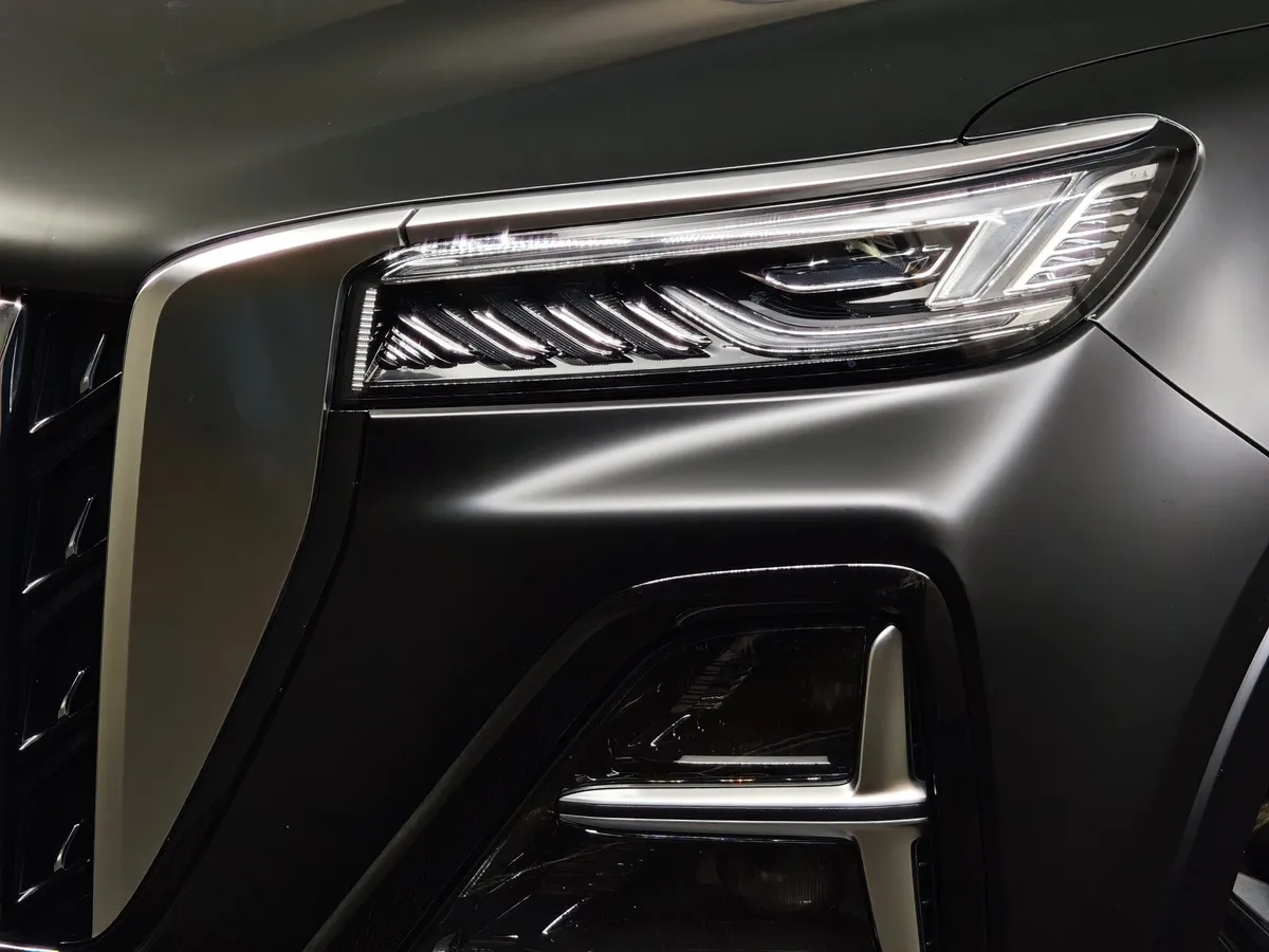 Hongqi HS5 2.0T AT 4WD (245 л.с.) Делюкс Черный в АВИЛОН. Слайд №10