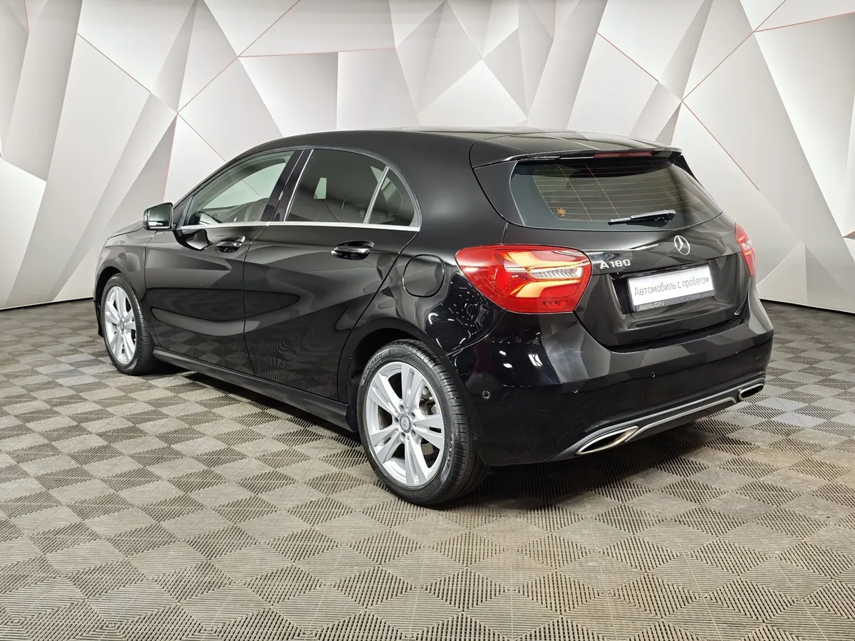 Mercedes-Benz A-Класс A 180 7G-DCT (122 л.с.) Особая серия Черный в АВИЛОН. Слайд №4