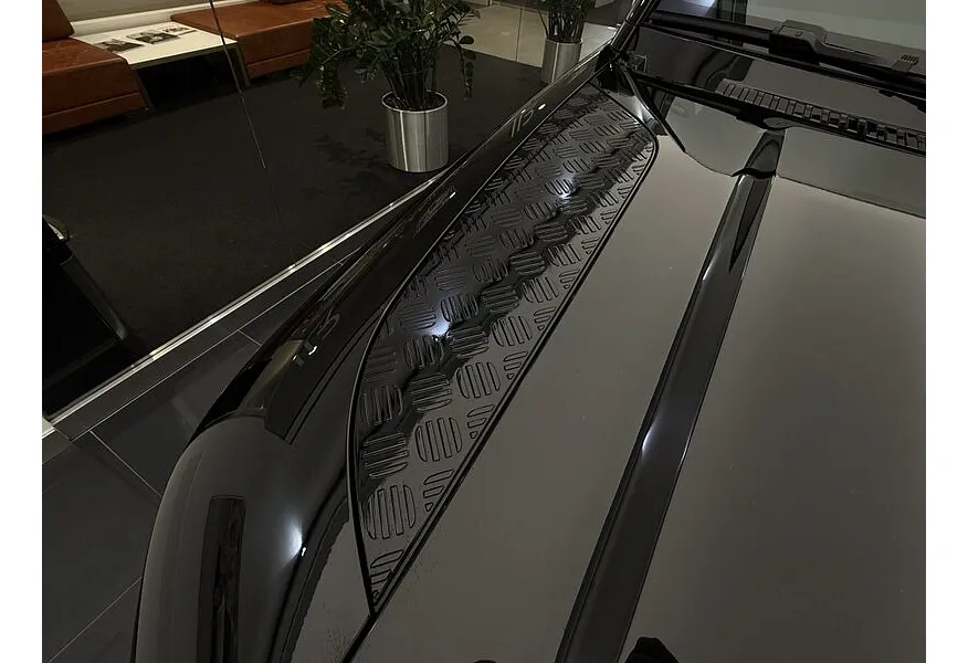 Land Rover Defender 3.0D AT (300 л.с.) HSE Черный в АВИЛОН. Слайд №18