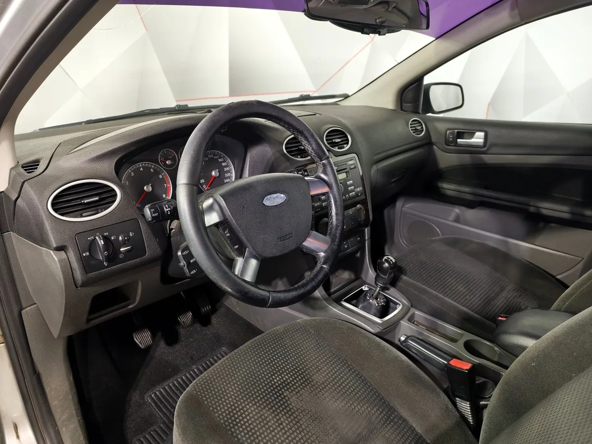 Ford Focus 1.6 MT (116 л.с.) Ghia Серебристый в АВИЛОН. Слайд №17