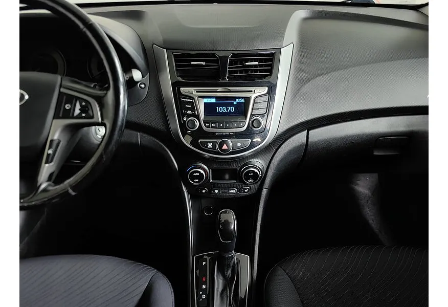 Hyundai Solaris 1.6 AT (123 л.с.) Comfort Белый в АВИЛОН. Слайд №9