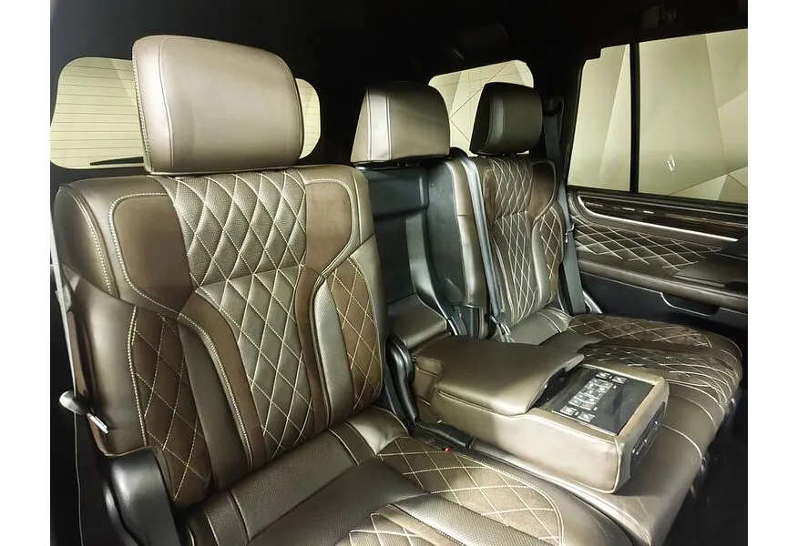 Lexus LX 570 AT (367 л.с.) Серый в АВИЛОН. Слайд №16