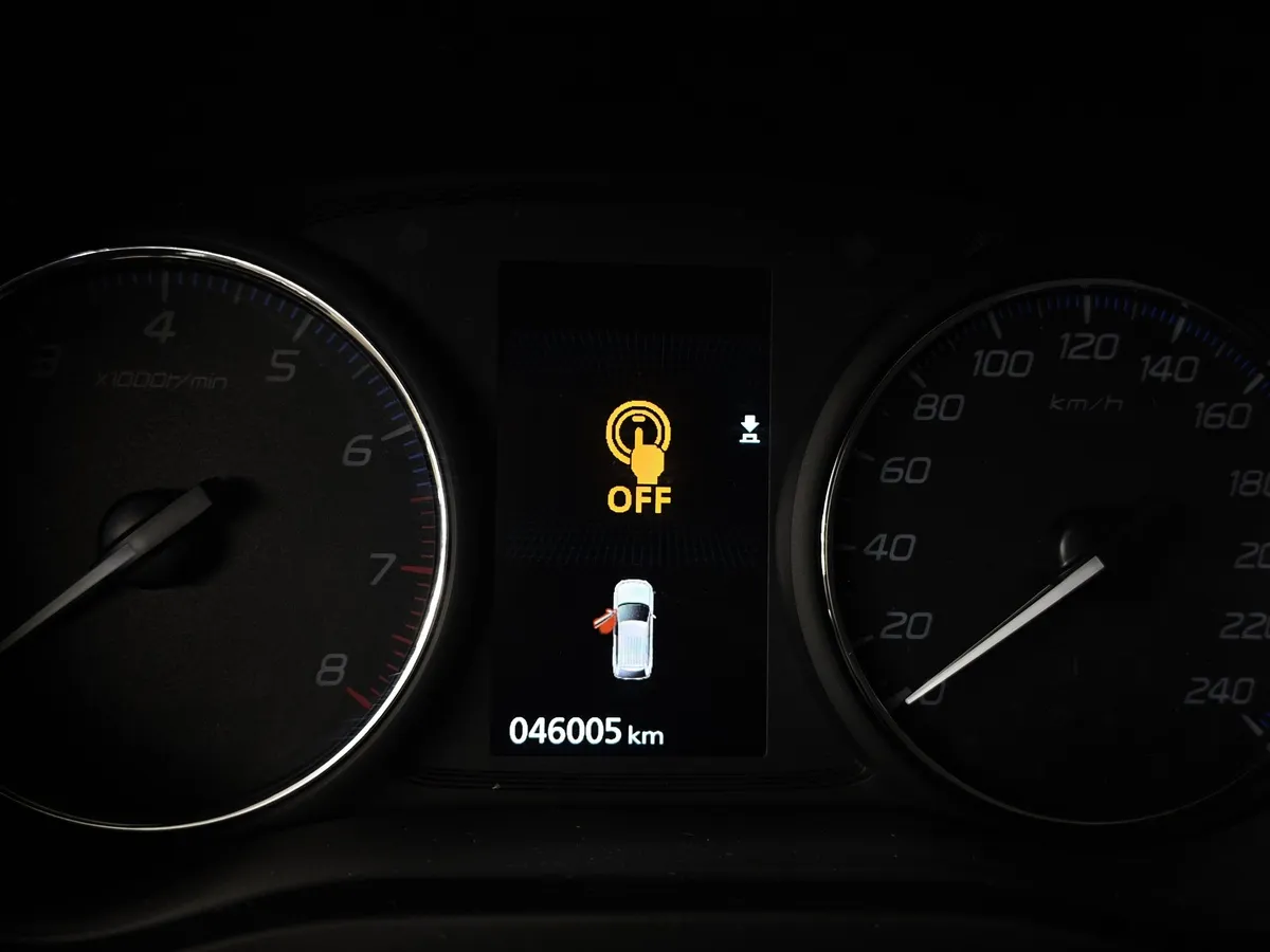 Mitsubishi Outlander 2.0 CVT 4WD (146 л.с.) Белый в АВИЛОН. Слайд №18