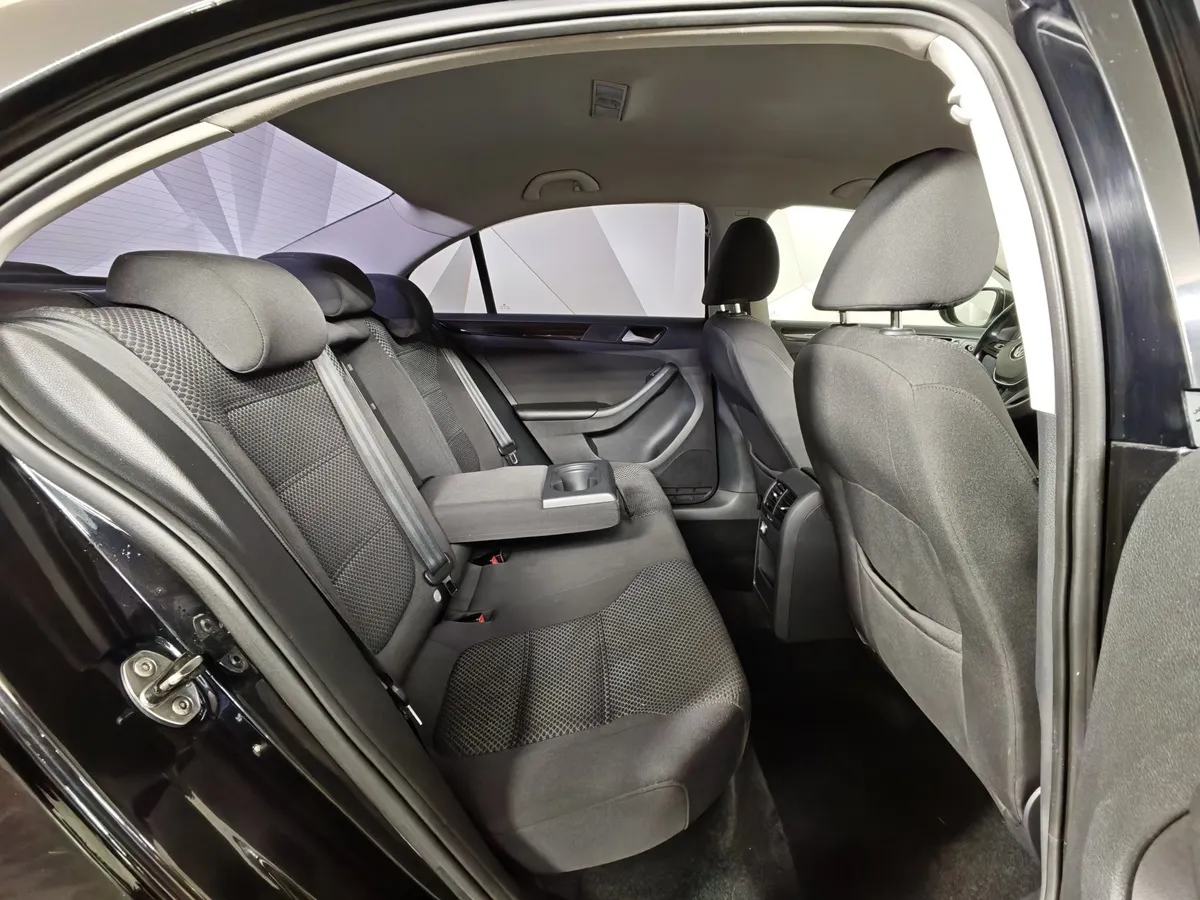 Volkswagen Jetta 1.4 TSI DSG (122 л.с.) Highline (Локальная сборка) Черный в АВИЛОН. Слайд №15