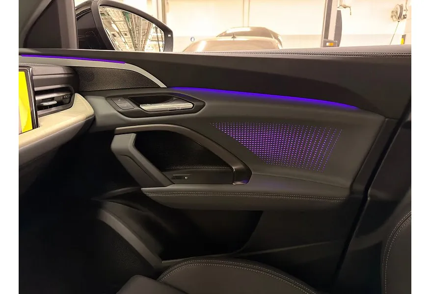 Audi Q5 L 2.0 40 TFSI S tronic quattro (204 л.с.) Черный в АВИЛОН. Слайд №9