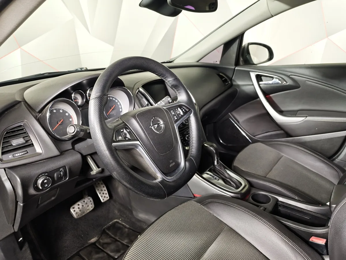 Opel Astra 1.6 Turbo AT (180 л.с.) Серый в АВИЛОН. Слайд №16