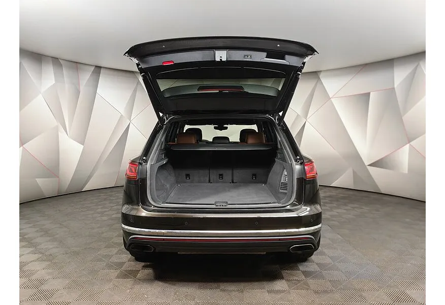 Volkswagen Touareg 2.0 TSI Tiptronic 4Motion (249 л.с.) Respect Коричневый в АВИЛОН. Слайд №16
