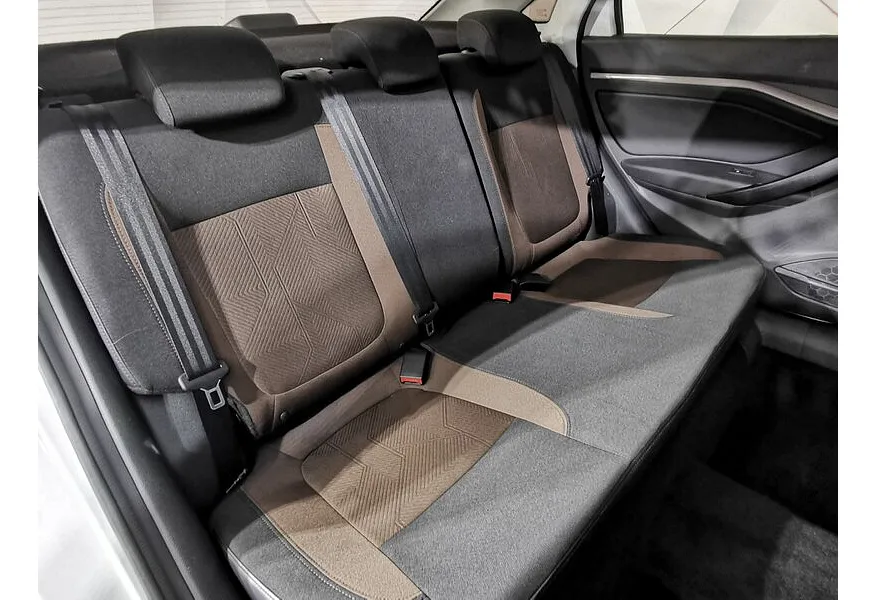 ВАЗ (Lada) Vesta 1.8 AMT (122 л.с.) Белый в АВИЛОН. Слайд №12